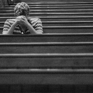 praying-alone-e1332341399443